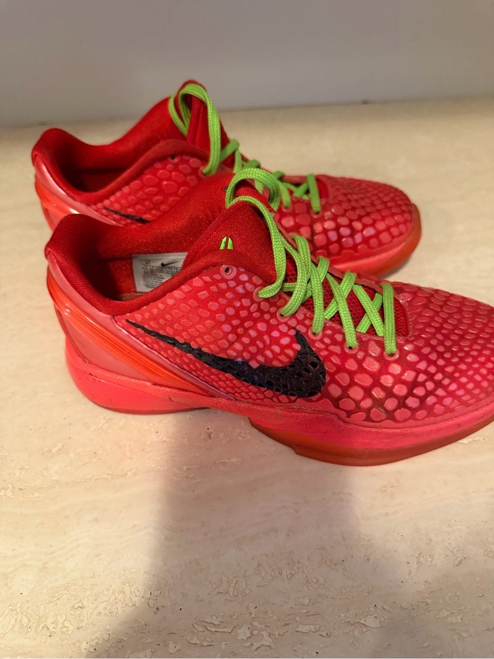 Nike Kobe Reverse Grinches big boy 4Y